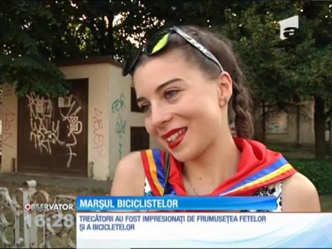 Spectacol de culoare şi de frumuseţe pe bicicletă