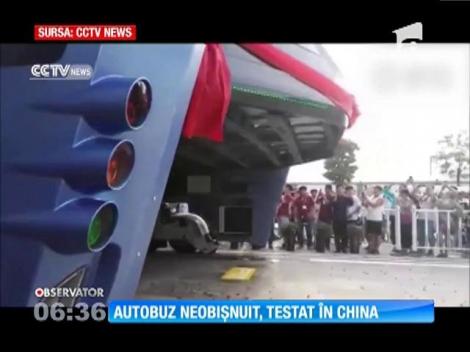Un nou tip de autobuz a fost testat pe străzile din China