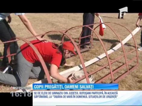 Elevi învățați cum să facă faţă unor situaţii extreme