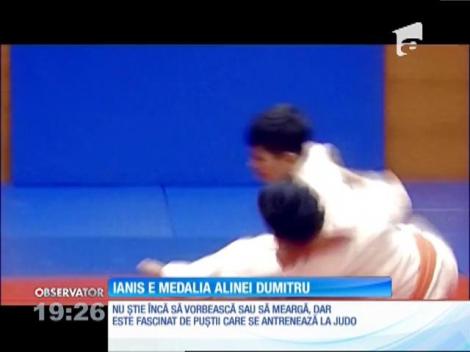 Alina Dumitru a câştigat cea mai importantă medalie din viaţa ei. Fiul ei, de doar trei luni, are deja scris drumul de campion