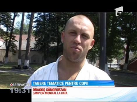 Cultura internaţională sau instrucţia militară par să fie la mare cerere printre copii în vacanţa de vară