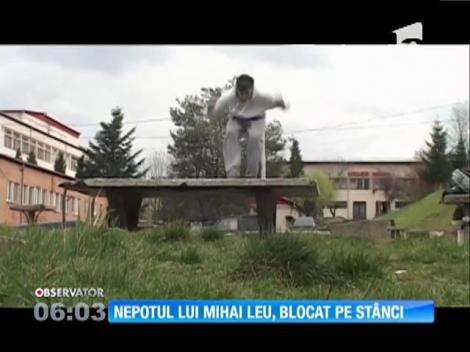 Alex, nepotul campionului mondial la box, Mihai Leu, în pericol de moarte pe stâncile de lângă cetatea Devei