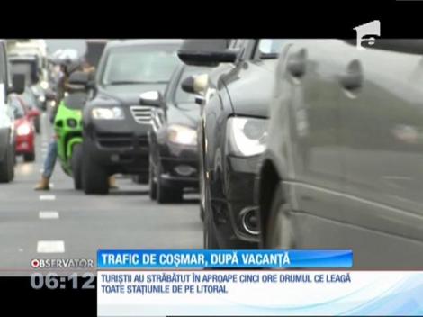 Turiști blocaţi pe drumul care leagă Mangalia de Constanţa