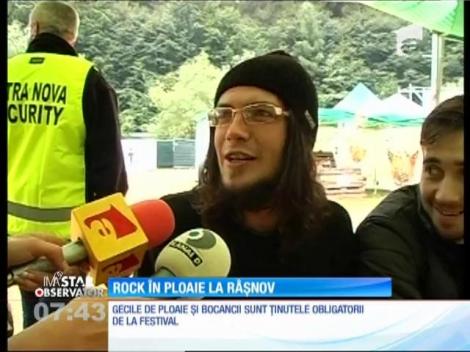 Rock în ploaie la Cetatea Râşnov