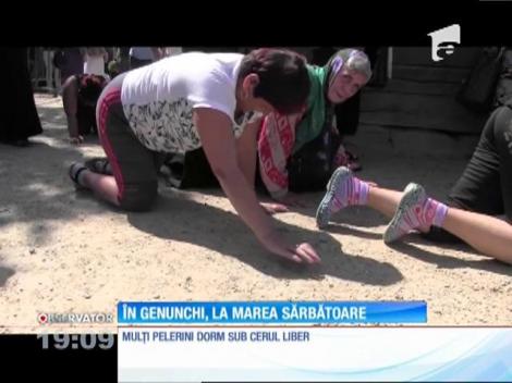 În genunghi, la marea sărbătoare de la Mănăstirea Nicula