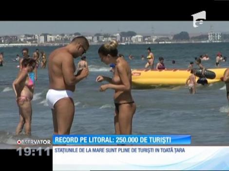Record de turiști pe litoral: 250 de mii de oameni s-au cazat în staţiuni