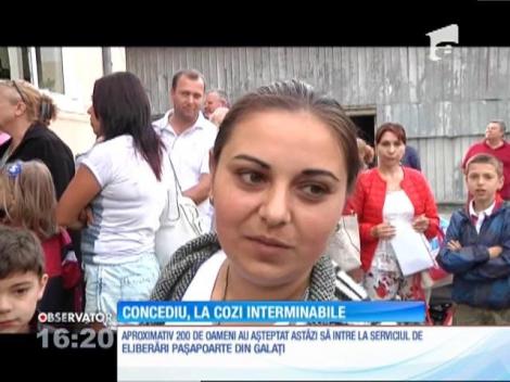 Cozi interminabile la Serviciul de paşapoarte din Galaţi