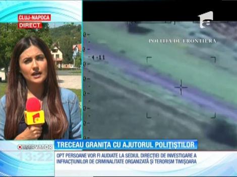 Mai mulţi poliţişti români sunt acuzaţi că ajutau migranţii să treacă graniţa. Ba chiar le ofereau escortă şi cazare