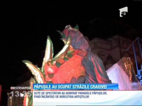 Paradă cu păpuşi gigant, în centrul Craiovei