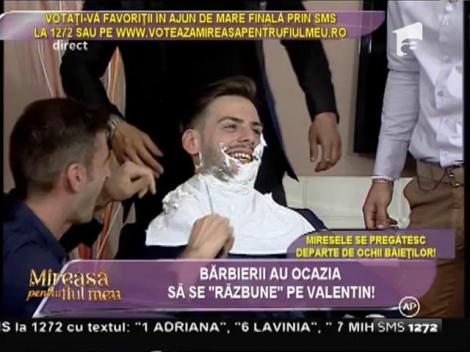 Bărbieritul mirelui. Bărbierii au ocazia să se "răzbune" pe Valentin!