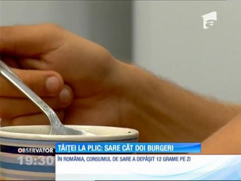 Tăiţeii la plic sunt mai periculoşi decât doi hamburgeri!