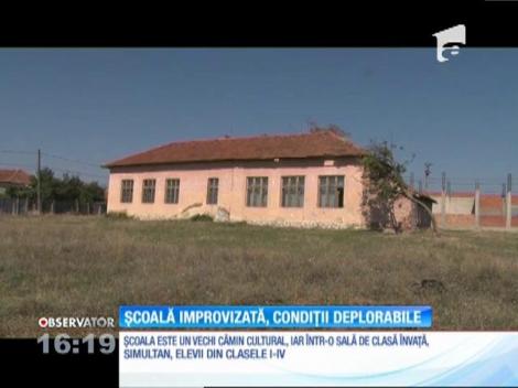 Școală improvizată, condiții deplorabile