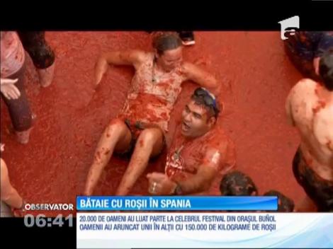 La Tomatina, celebra bătaie cu roşii din Spania