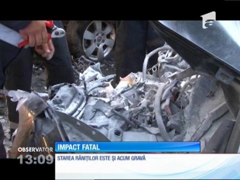 Accident violent în Dâmboviţa. Două maşini s-au lovit frontal