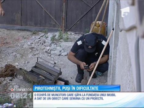 Pirotehnişti puși în dificultate de o sticlă!
