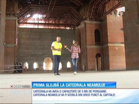 Imagini din Catedrala Mântuirii Neamului. Constructorii au finalizat proiectul în proporţie de 70%