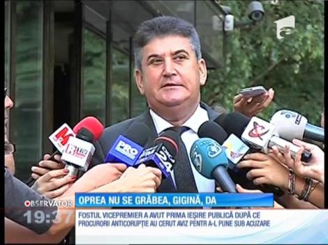 Gabriel Oprea, prima ieşire publică, după ce a fost acuzat pentru moartea poliţistului Bogdan Gigină