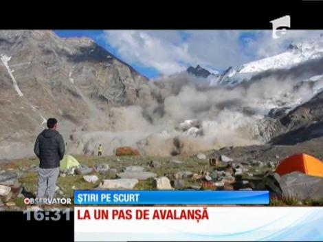 Imagini spectaculoase cu o avalanșă au fost surprinse în India