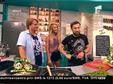 Răzvan şi Dani au mâncat pizza cu pâine