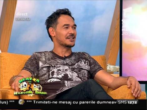 ”Zi-le cum n-ai avut sandvișul tău niciodată! Cum te rugai să ne așeze în aceeași bancă!” Amintiri din prima zi de şcoală a lui Răzvan și a lui Dani