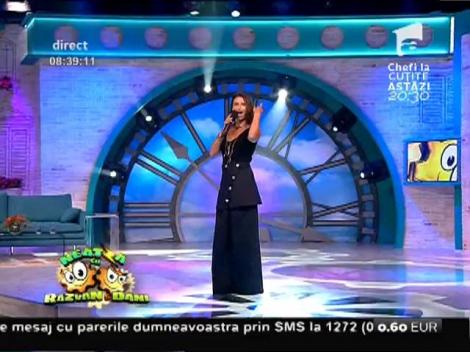 Natalia Barbu: "Firefly"