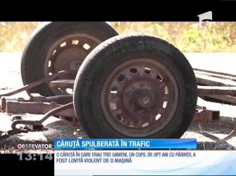Căruţă spulberată de o maşină pe o şosea din judeţul Suceava