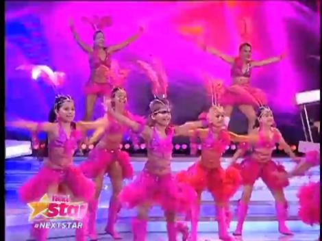 Fetele de la Amadeus te lasă fără cuvinte! Dansează dumnezeiește și sunt simpatice foc! Au făcut un show plin de culoare la „Next Star”!