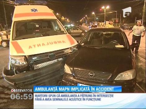 O ambulanţă MAPN fost implicată într-un accident, în Capitală