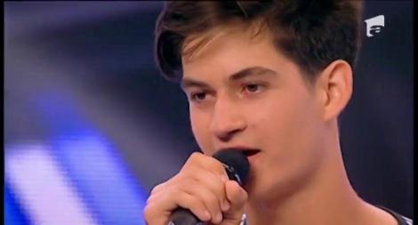 Shawn Mendes - ”Stitches”. Vezi aici cum cântă Andrei Gabriel Petruș, la X Factor!