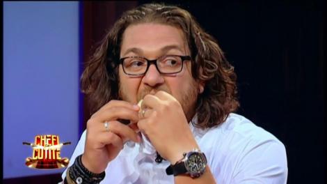 Pâine și sare pentru cei trei jurați! Matei vorbeşte cu pâinea, să crească frumos şi aduce tradițiile românești la "Chefi la cuțite"