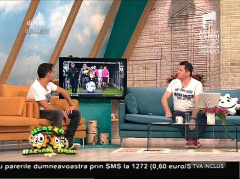 Smiley News: O echipă de fotbal a înlocuit mascotele copii cu cei mai bătrâni fani