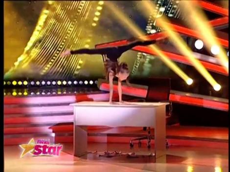 Pentru Yasmina acro-dance-ul nu mai are  mister! Moș Crăciun a venit pentru ea în septembrie cu ninsoare și cadouri. Ce mișcări pe „Eroina” lui Carla's Dreams!