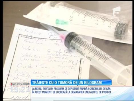 O femeie de 45 de ani se luptă cu o tumoră la sân care cântăreşte un kilogram. Medicii încearcă să o salveze, dar averizează - oamenii ajung în astfeld e situaţii pentru că nu ştiu nimic despre prevenţie