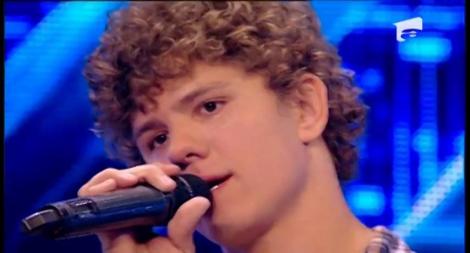 Cu patru de "DA", Simion Caragia se califică &icirc;n următoarea etapă X Factor!