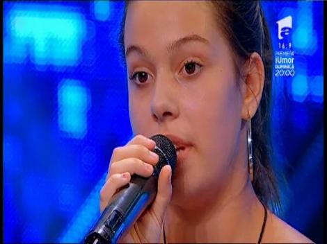 Cu patru de "DA", Alexandra Serenada S&icirc;rghi se califică &icirc;n următoarea etapă X Factor!