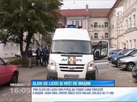 Mai mulţi elevi de liceu şi-ar putea da BAC-ul după gratii. Tinerii îşi făcuseră un obicei. Să fure maşini vechi