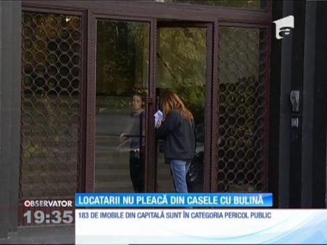 Multe clădiri cu bulină din Capitală nu sunt reabilitate, pentru că proprietarii refuză să-şi părăsească apartamentele