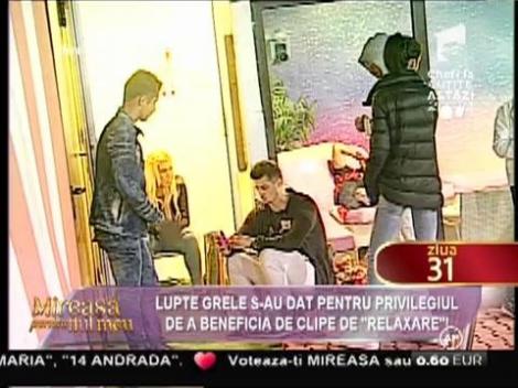 Lorena, dezinvoltă și lipsită de nicio inhibiție! A dansat lasciv în poala lui Andrei. Are „stofă” de cadână sau nu?