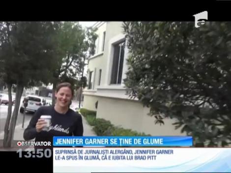 Jennifer Garner le-a spus jurnaliştilor că este iubita lui Brad Pitt