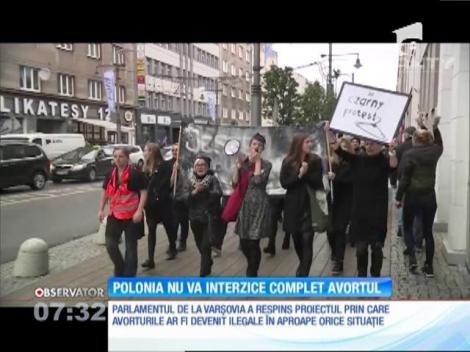 Polonia nu va interzice complet avortul
