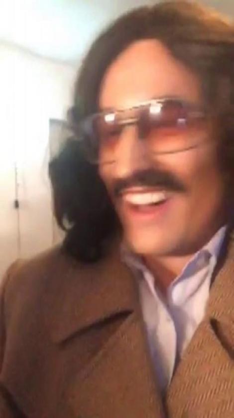 Imagini de colecție. Gică Hagi și Victor Pițurcă agață femei la un bairam din anii 80!