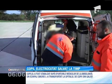 O intervenţie de urgenţă a echipajului SMURD Galaţi a salvat viaţa unui băieţel în vârstă de 3 ani care s-a electrocutat