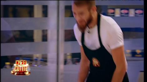 Cele trei echipe, roșie, argintie și neagră, încep să prindă contur