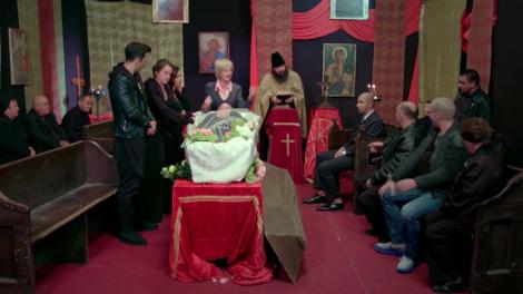 Monica Tatoiu ajunge la înmormântarea lui Dumitru