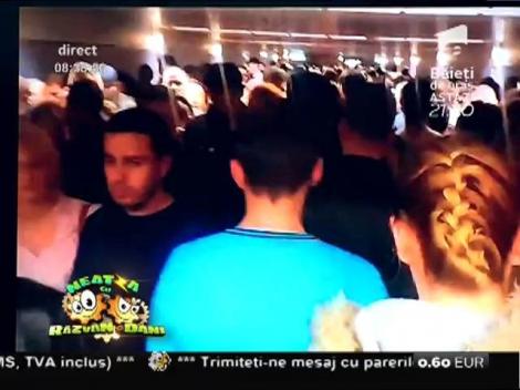 Smiley News: Vremea rea a provocat haos la staţia de metrou Unirii