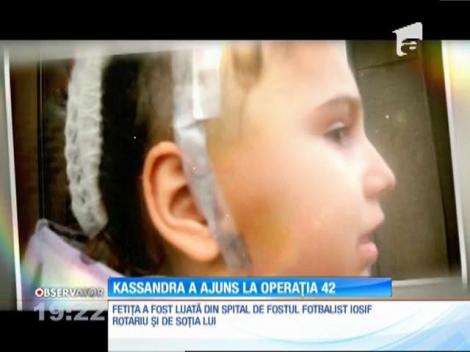 Kassandra, fetiţa pe care familia fostului fotbalist Iosif Rotariu a salvat-o din spital, se pregăteşte pentru a 42-a operaţie