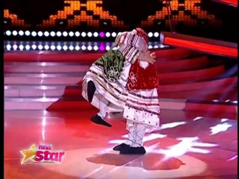 Muzică populară, energie multă şi un număr special cu păpuşi tocmai de la Chişinău. Katia a uimit juriul cu numărul ei: "Eu nu am mai văzut aşa ceva niciodată"