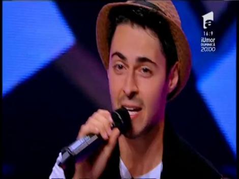 Jason Mraz - "I`m yours". Vezi aici cum c&acirc;ntă Todor Gadjalov la X Factor!