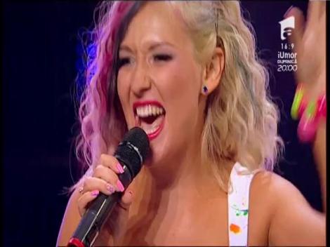 Robin Thicke & Jessie J - "Calling All Hearts". Vezi aici cum cântă trupa Doredos la X Factor!