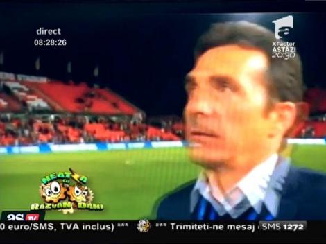 Smiley News: Guillermo Amor a făcut praf limba engleză